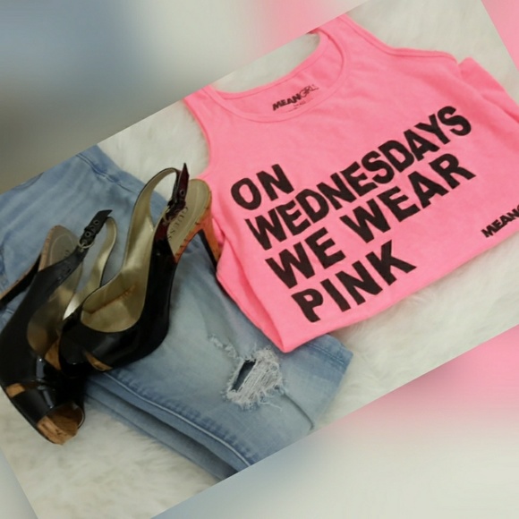 "ON WED WE WEAR PINK" top - Picture 2 of 5